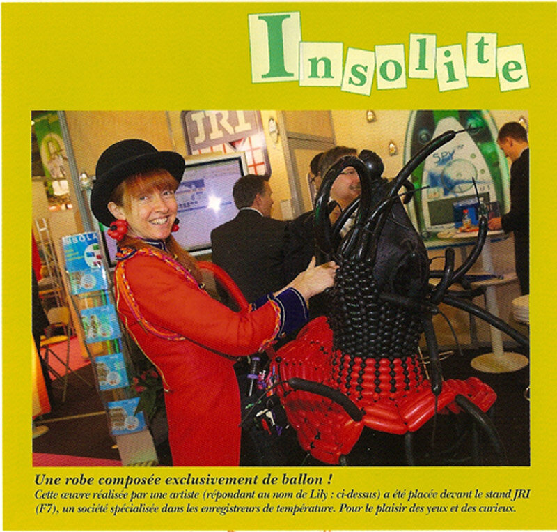 Performance robe en ballons au Salon Professionnel Pharmagora